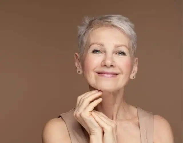 Kinnaufbau mit Hyaluron Dortmund Praxis Dr. med. Katrin Decker Kinnaufbau mit Hyaluron Dortmund Praxis Dr. med. Katrin Decker