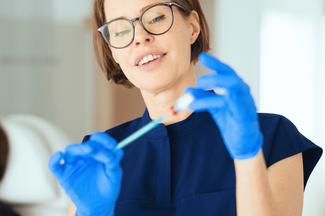 Die richtige Dosierung und Technik FALTENFEE® Dr. med. Katrin Decker Praxis für Ästhetische Medizin in Dortmund